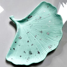 Load image into Gallery viewer, Delicate Leaf Dish Silicone Mold
