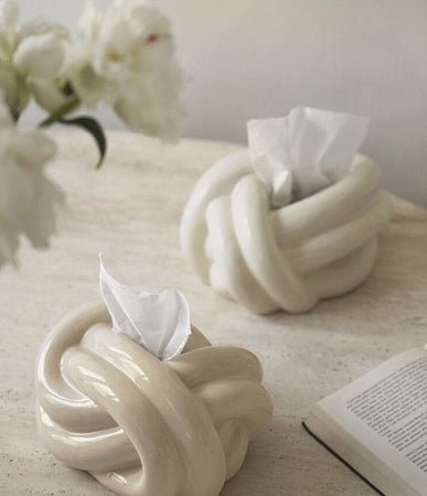 In-knots Tissue Box